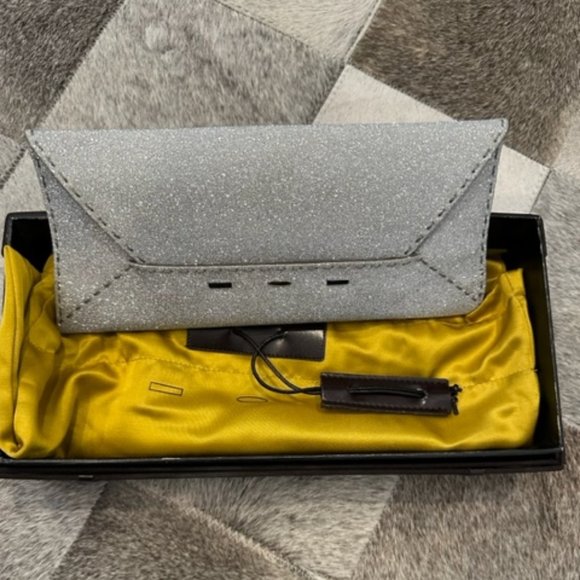 VBH Crystal Clutch - Picture 3 of 3